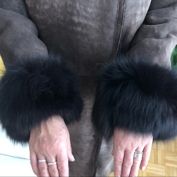 Fur trimmed shearling coat - Picture 6 of 8